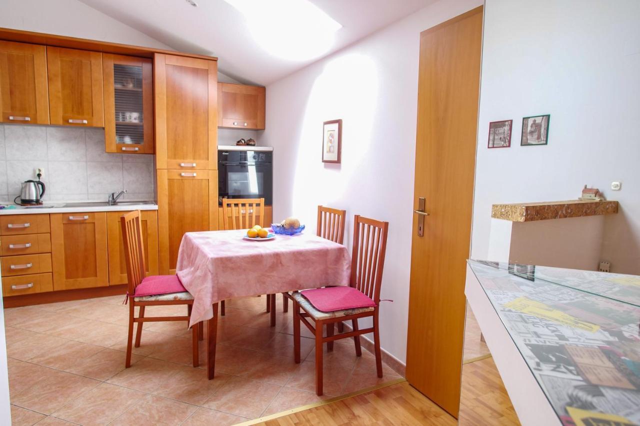 Amu Apartment Pula Exterior foto